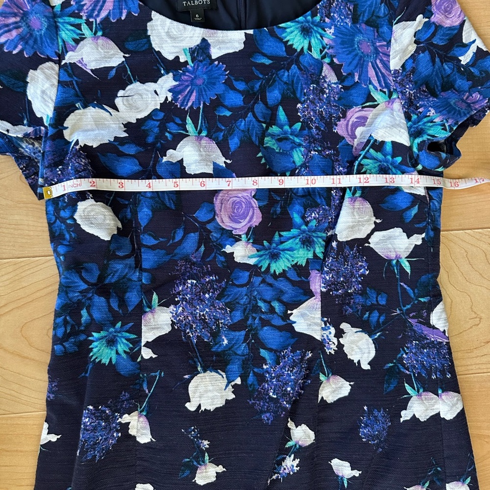 🌻 2/$10 Talbots Floral Ombré Sheath Dress Navy Blue Purple size 6 - Picture 10 of 12